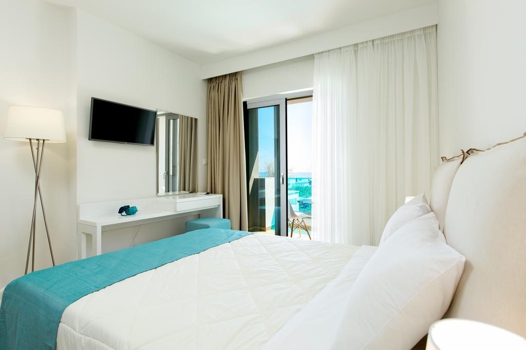 Golden Coast Seaside Apartments Resmo Oda fotoğraf